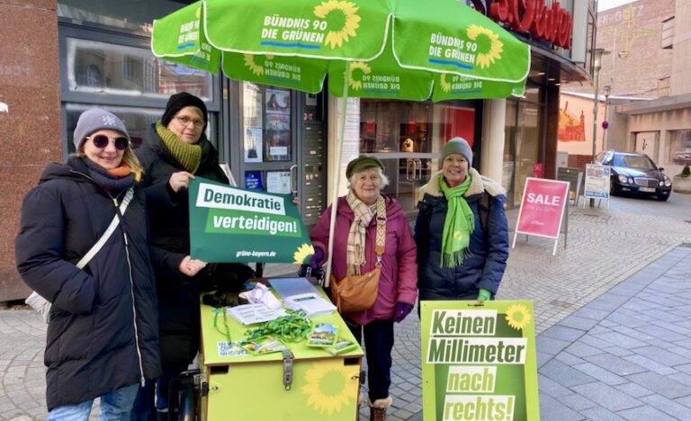 Vom Infostand zur Mahnwache „Gegen den Hass“